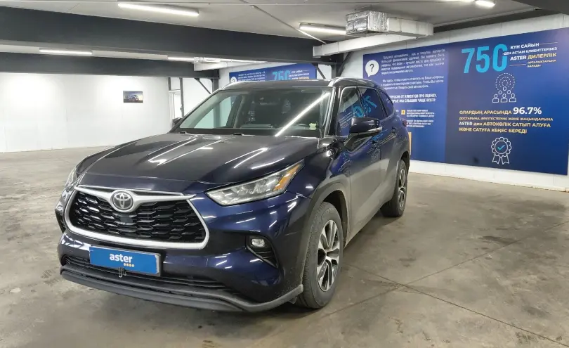 Toyota Highlander 2019 года за 17 500 000 тг. в Астана