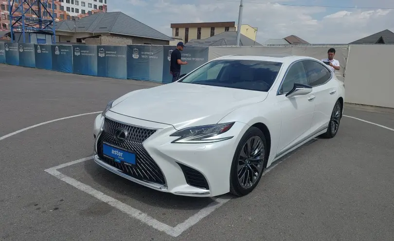 Lexus LS 2018 года за 35 000 000 тг. в Шымкент