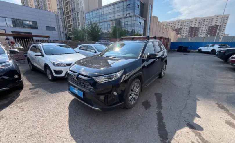 Toyota RAV4 2021 года за 12 000 000 тг. в Астана