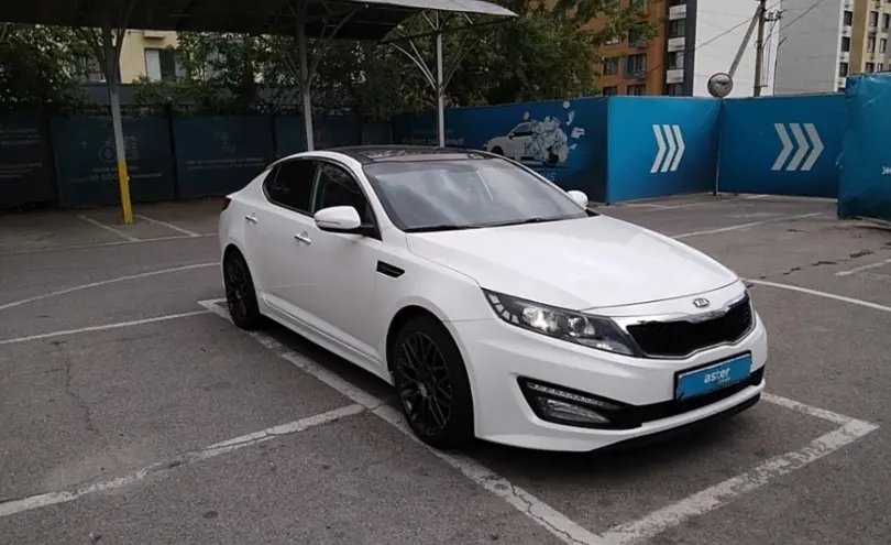 Kia K5 2012 года за 7 500 000 тг. в Алматы фото 2