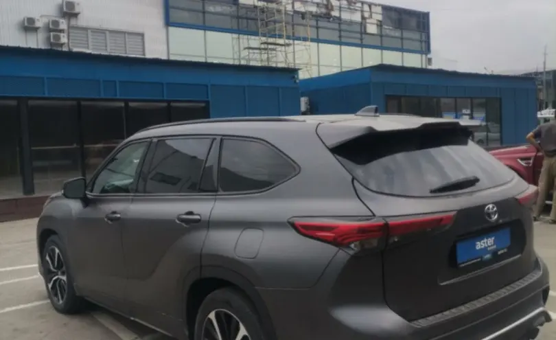 Toyota Highlander 2022 года за 20 000 000 тг. в Алматы фото 4