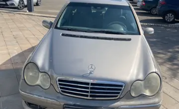 Mercedes-Benz C-Класс 2005 года за 2 500 000 тг. в Уральск фото 2