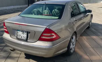 Mercedes-Benz C-Класс 2005 года за 2 500 000 тг. в Уральск