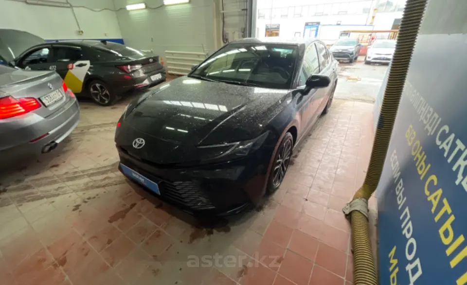 Toyota Camry 2024 года за 19 000 000 тг. в Астана