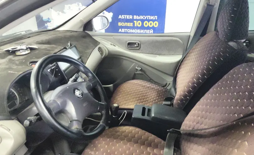 Nissan Almera Tino 2001 года за 2 000 000 тг. в Астана фото 5