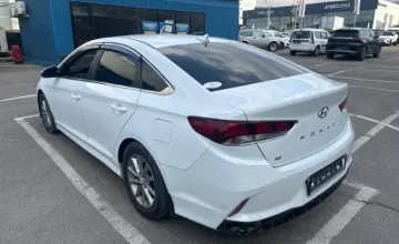 Hyundai Sonata 2019 года за 8 000 000 тг. в Алматы фото 4