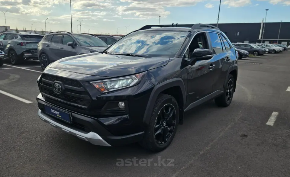Toyota RAV4 2020 года за 13 500 000 тг. в Алматы