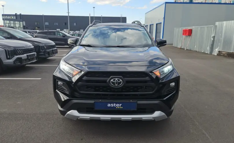 Toyota RAV4 2020 года за 13 500 000 тг. в Алматы фото 2