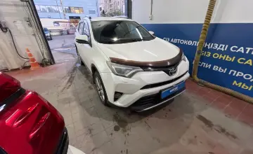 Toyota RAV4 2017 года за 11 000 000 тг. в Астана фото 3