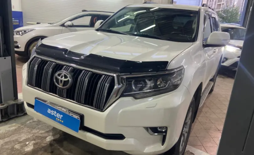 Toyota Land Cruiser Prado 2018 года за 23 500 000 тг. в Астана