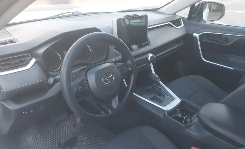 Toyota RAV4 2019 года за 16 500 000 тг. в Алматы фото 5