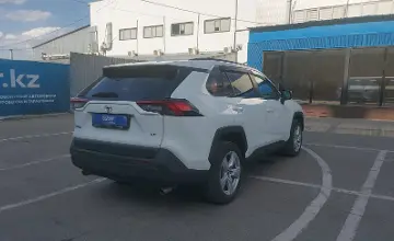 Toyota RAV4 2019 года за 16 500 000 тг. в Алматы фото 3