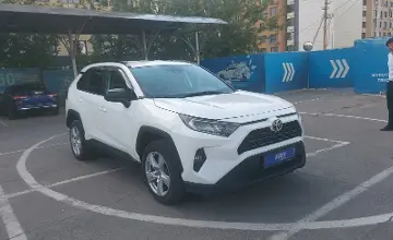Toyota RAV4 2019 года за 16 500 000 тг. в Алматы фото 2