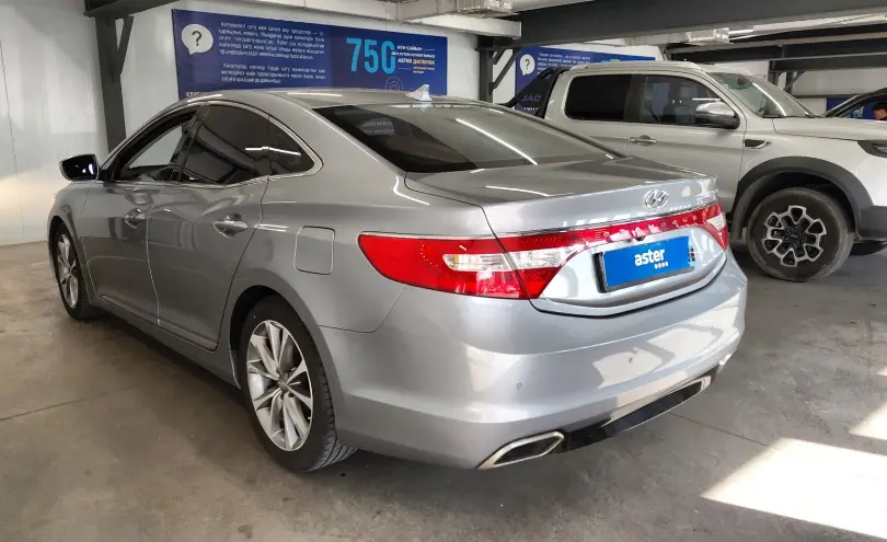 Hyundai Grandeur 2015 года за 8 800 000 тг. в Астана фото 4