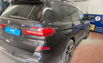 BMW X7 2020 года за 35 000 000 тг. в Астана
