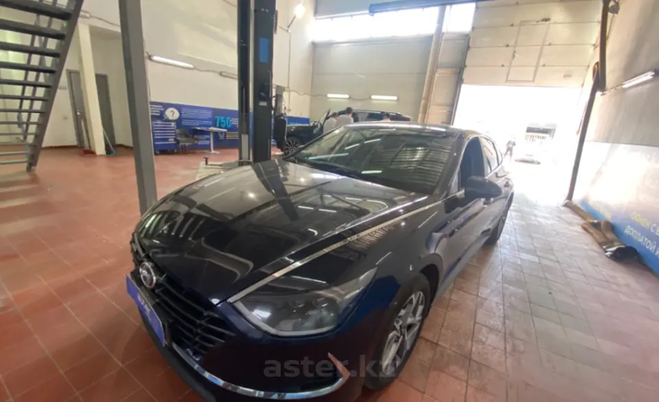 Hyundai Sonata 2020 года за 11 000 000 тг. в Астана
