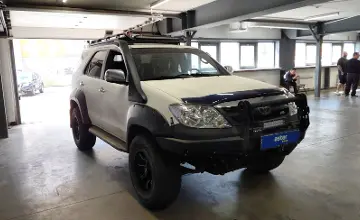 Toyota Fortuner 2005 года за 11 500 000 тг. в Астана фото 2
