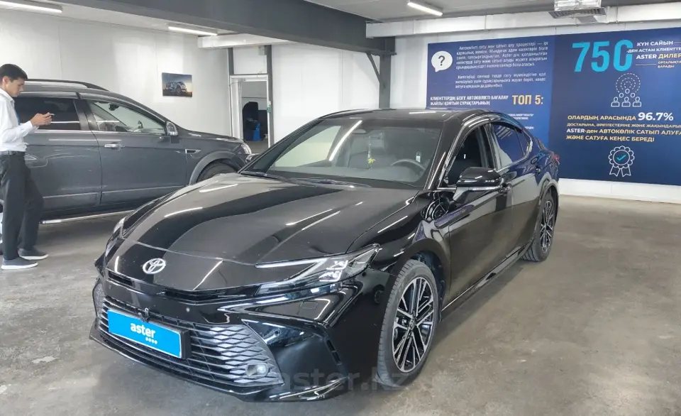 Toyota Camry 2024 года за 19 000 000 тг. в Астана