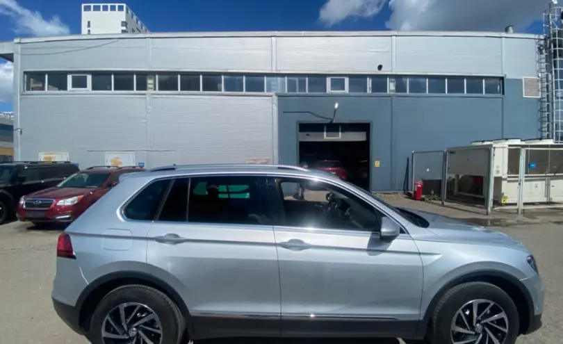Volkswagen Tiguan 2018 года за 10 800 000 тг. в Астана фото 4