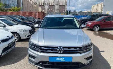 Volkswagen Tiguan 2018 года за 10 800 000 тг. в Астана фото 2