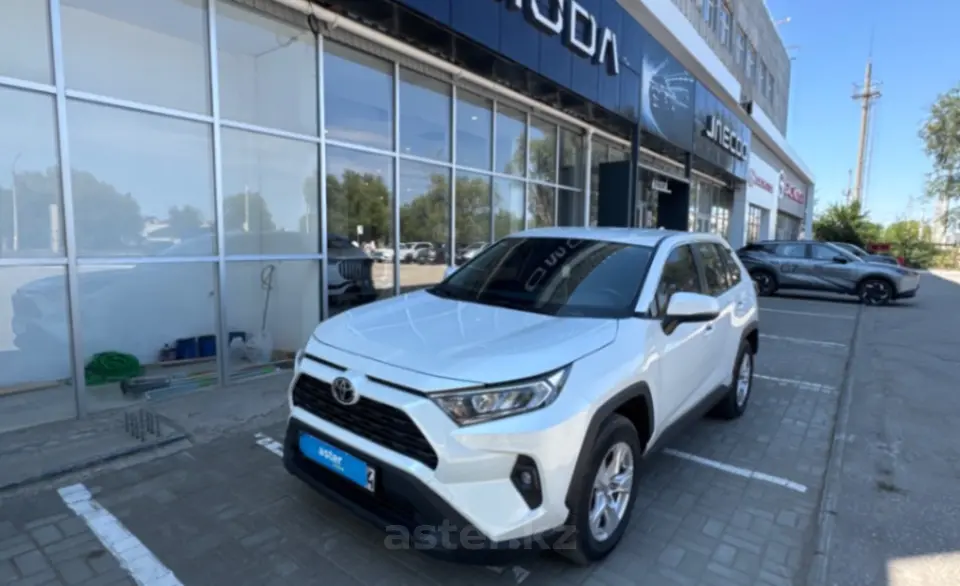 Toyota RAV4 2024 года за 15 000 000 тг. в Актобе