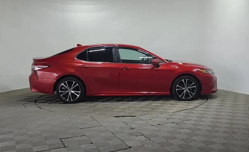 Toyota Camry 2019 года за 10 000 000 тг. в Алматы фото 4