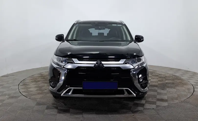 Mitsubishi Outlander 2022 года за 9 910 000 тг. в Алматы фото 2