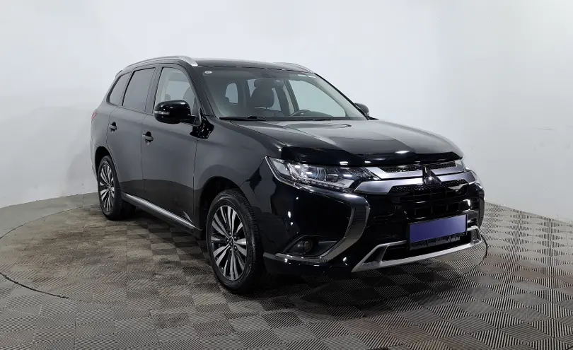 Mitsubishi Outlander 2022 года за 9 910 000 тг. в Алматы фото 3