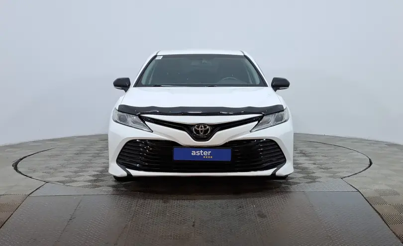 Toyota Camry 2018 года за 8 950 000 тг. в Астана фото 2