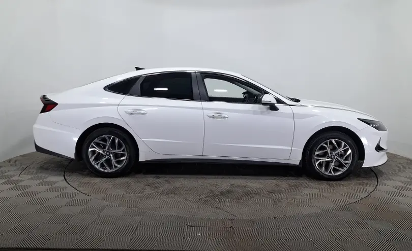 Hyundai Sonata 2023 года за 9 400 000 тг. в Алматы фото 4