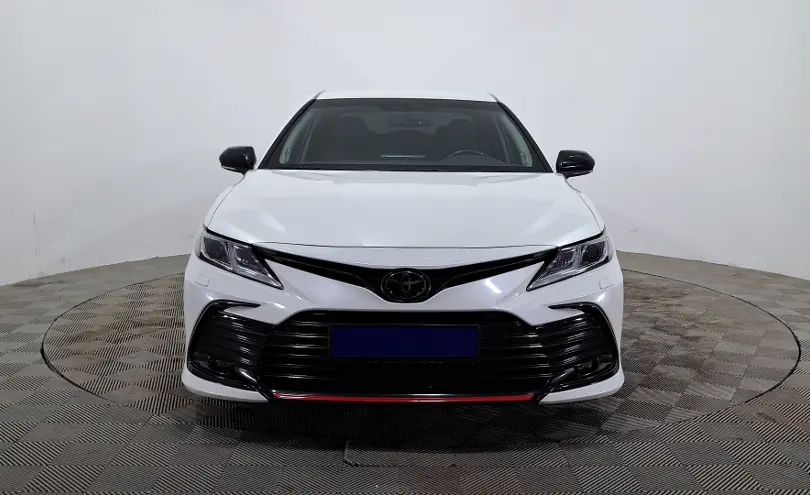 Toyota Camry 2022 года за 14 280 000 тг. в Алматы фото 2