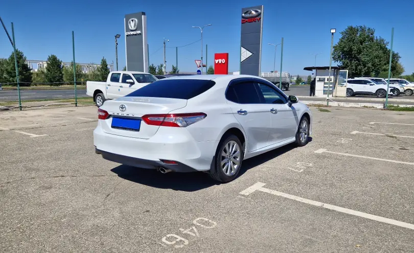 Toyota Camry 2018 года за 10 690 000 тг. в Талдыкорган фото 5