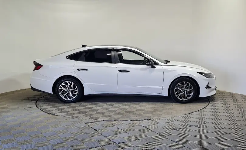 Hyundai Sonata 2021 года за 9 190 000 тг. в Алматы фото 4