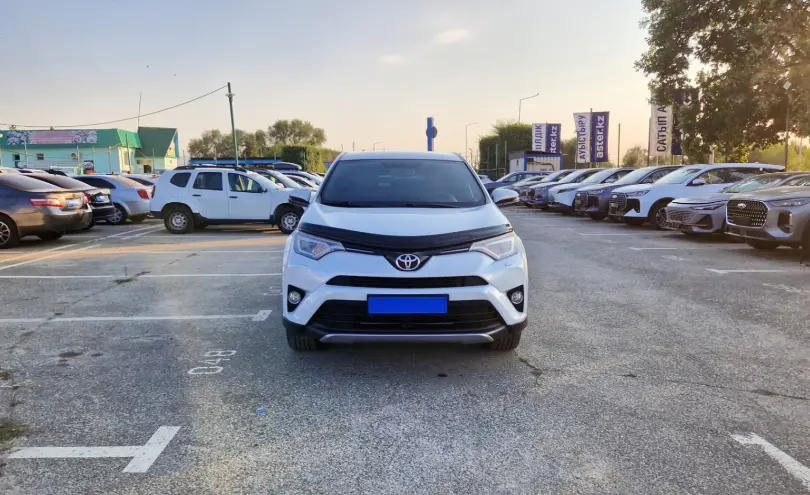 Toyota RAV4 2018 года за 14 000 000 тг. в Талдыкорган фото 2
