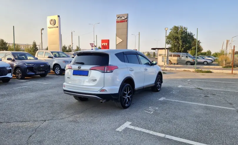 Toyota RAV4 2018 года за 14 000 000 тг. в Талдыкорган фото 5