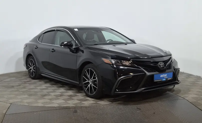 Toyota Camry 2022 года за 10 950 000 тг. в Астана фото 3