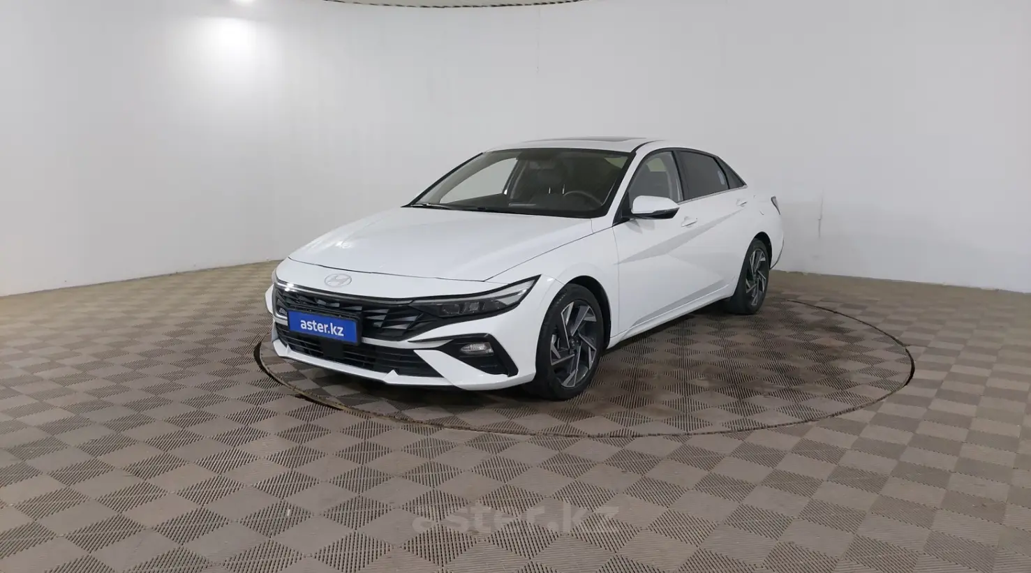 Hyundai Elantra, 2024