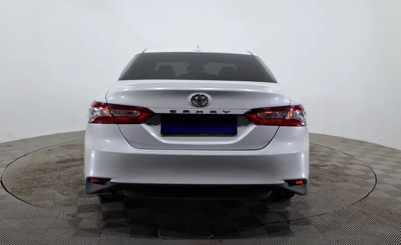 Toyota Camry 2018 года за 10 000 000 тг. в Алматы фото 5