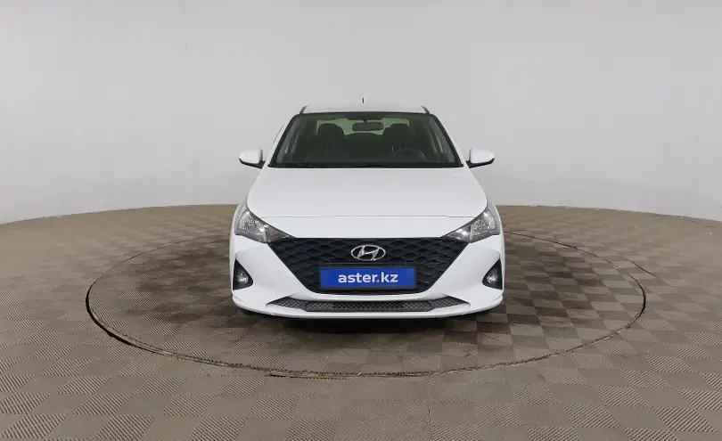 Hyundai Accent 2021 года за 7 290 000 тг. в Шымкент фото 2