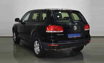 Volkswagen Touareg 2004 года за 2 490 000 тг. в Петропавловск