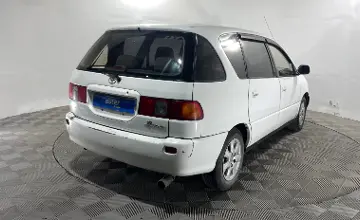 Toyota Ipsum 1997 года за 1 800 000 тг. в Павлодар