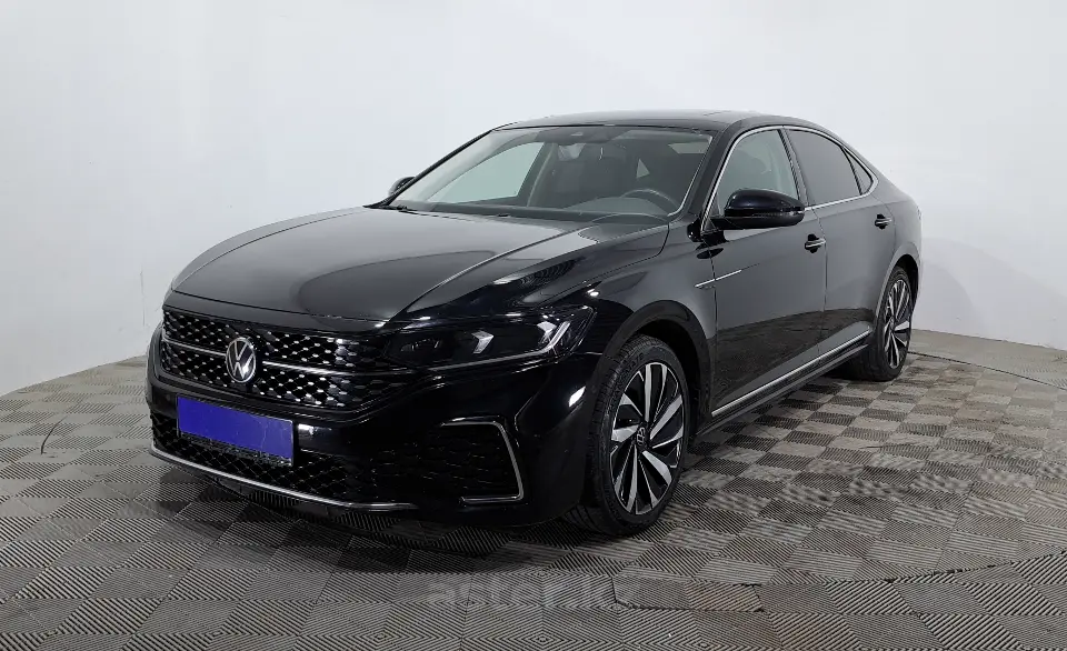 Volkswagen Passat 2022 года за 9 610 000 тг. в Астана
