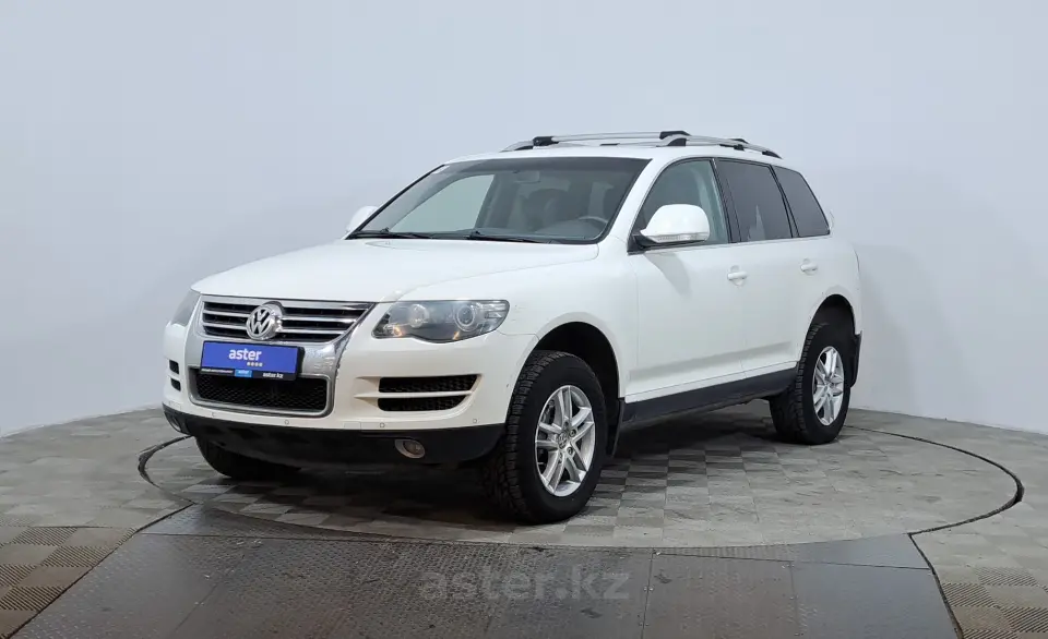 Volkswagen Touareg 2008 года за 4 970 000 тг. в Астана