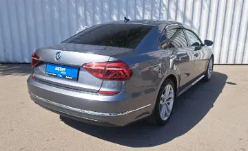 Volkswagen Passat 2018 года за 6 490 000 тг. в Алматы