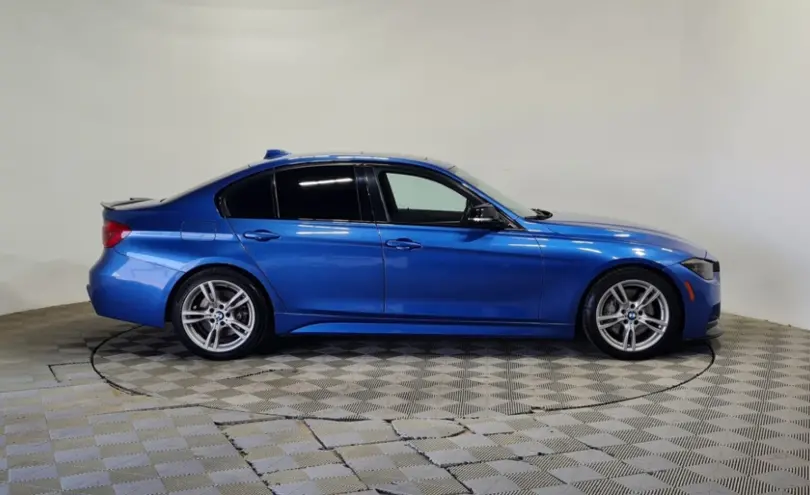 BMW 3 серии 2015 года за 8 610 000 тг. в Алматы фото 4