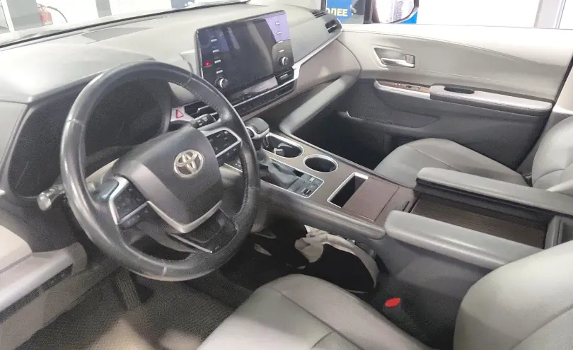 Toyota Sienna 2022 года за 14 990 000 тг. в Астана фото 5