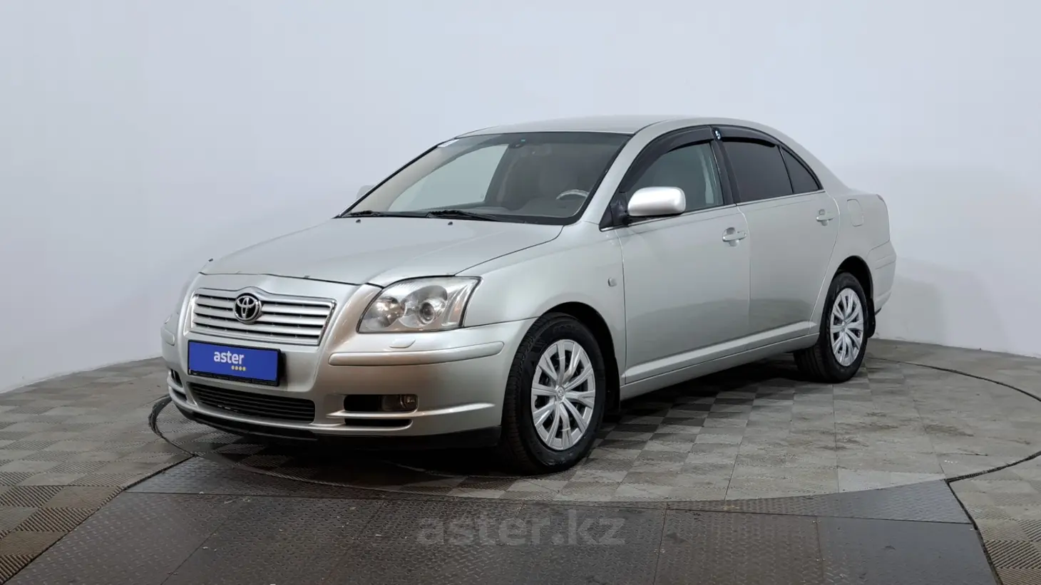 Toyota Avensis, 2004