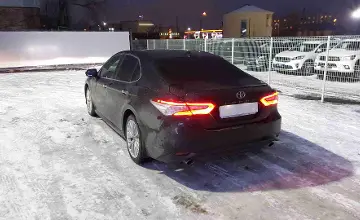 Toyota Camry 2018 года за 14 590 000 тг. в Алматы фото 4