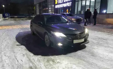 Toyota Camry 2018 года за 14 590 000 тг. в Алматы фото 2