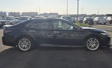 Toyota Camry 2018 года за 14 590 000 тг. в Алматы фото 4
